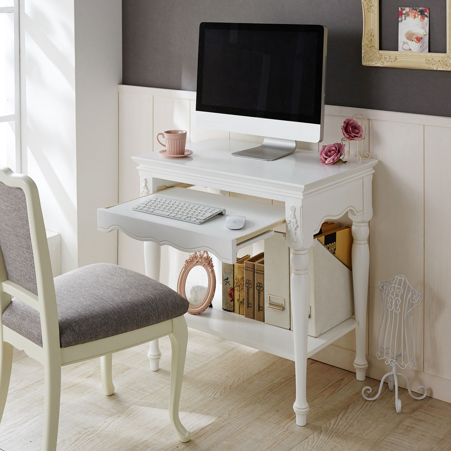 【ベルメゾン】エレガント調スライド棚付きパソコンデスク 【ベルメゾン】エレガント調スライド棚付きパソコンデスク