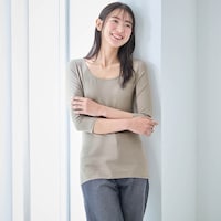 モデル身長165cm／M（グレージュ）