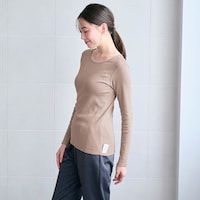 脇に接ぎ目のない筒編み仕様でチクチクしない