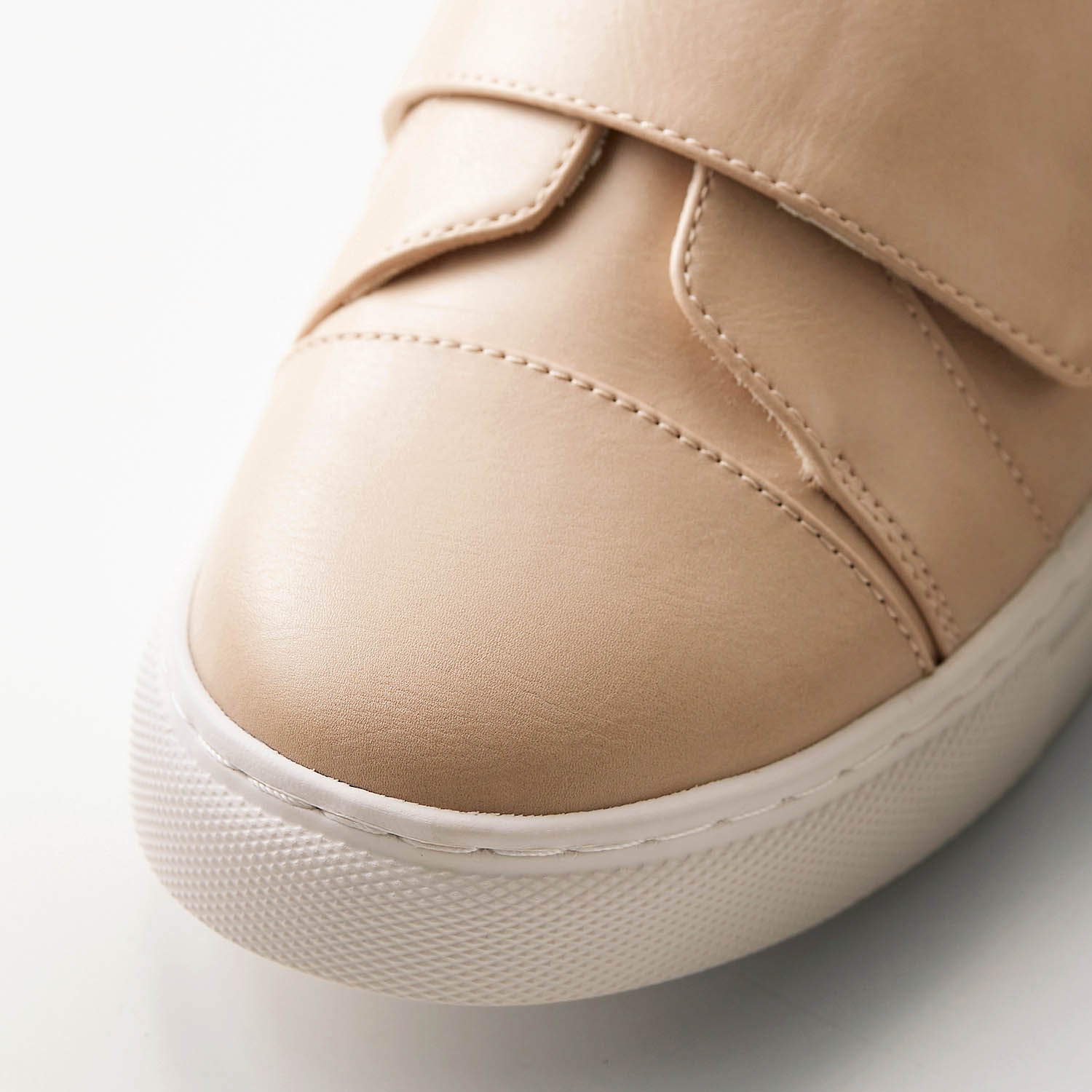 マシュマロみたいなスポーティベルトスニーカー ベネビス Benebis 通販のベルメゾンネット マシュマロみたいなスポーティベルトスニーカー ベネビス Benebis 通販のベルメゾンネット