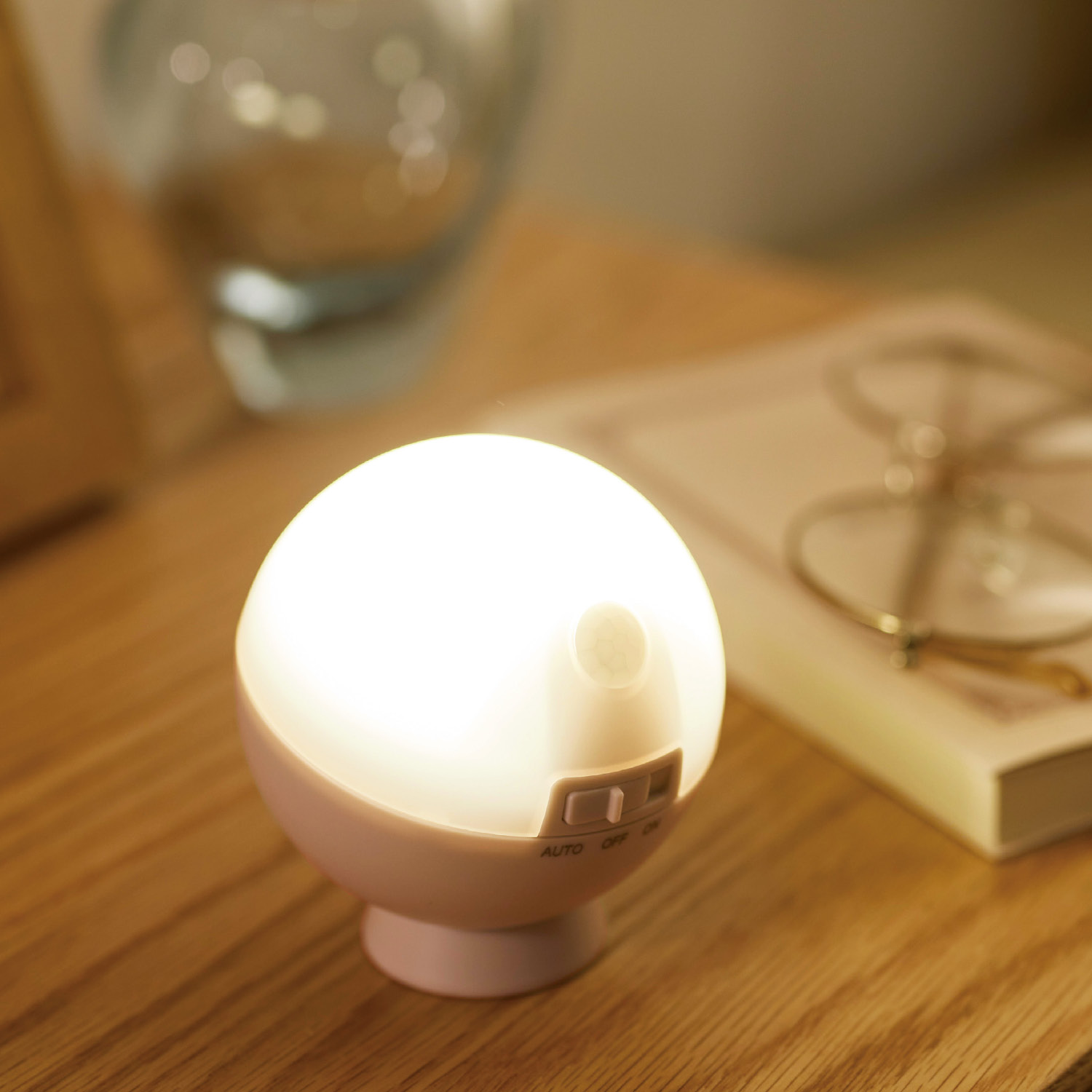 【ベルメゾン】【防災 寝室・玄関】マグネット付き人感センサーライト「てのりまんまる」 【乾電池式】 【ベルメゾン】【防災 寝室・玄関】マグネット付き人感センサーライト「てのりまんまる」 【乾電池式】