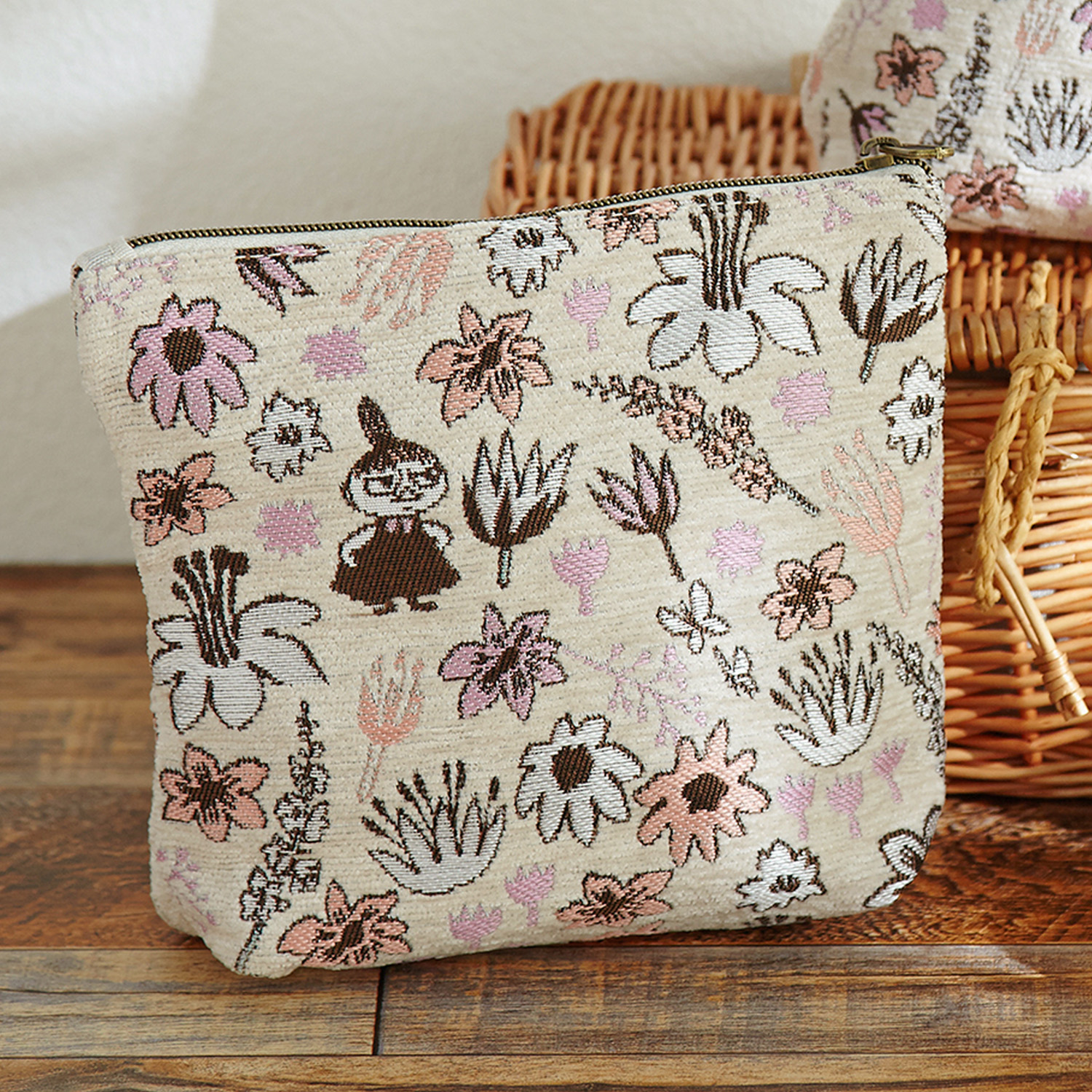 【ムーミン/MOOMIN】ゴブラン織りのポーチ/花と遊ぶ「ムーミン」