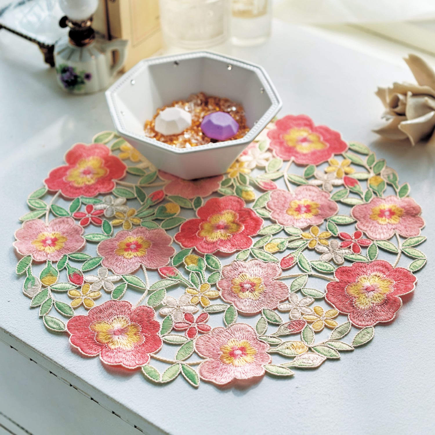 お花刺繍ランチョンマット5枚セット - テーブル用品