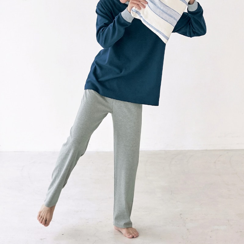 ネイビー／モデル身長182cm・Lサイズ着用