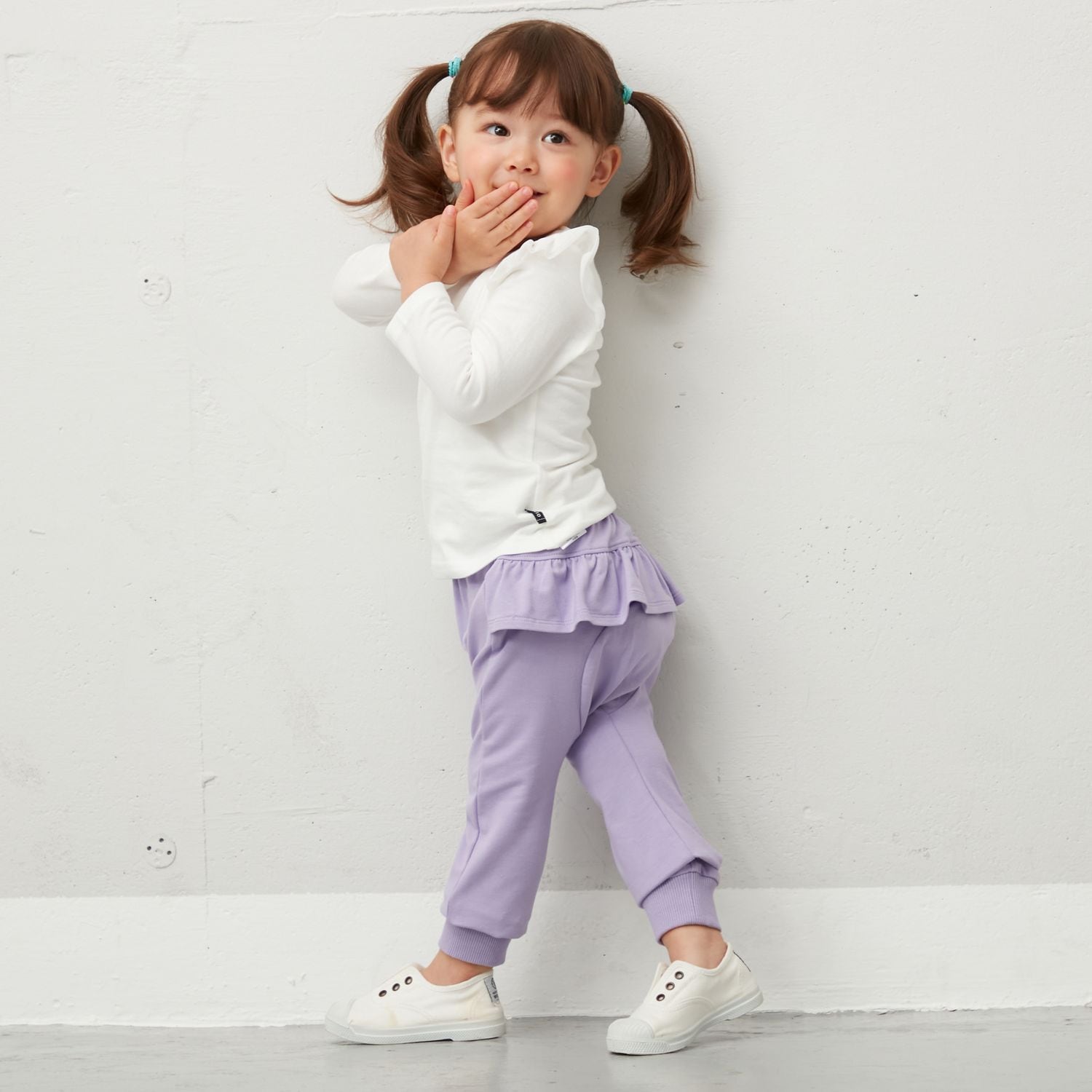 おしりにマチがあるロング丈フリルカエルパンツ（子供服 パンツ