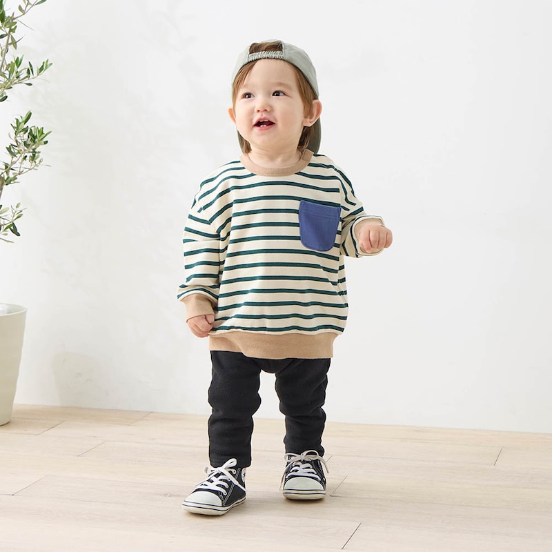 ブラック／モデル身長75cm・80サイズ着用・体重8.4kg