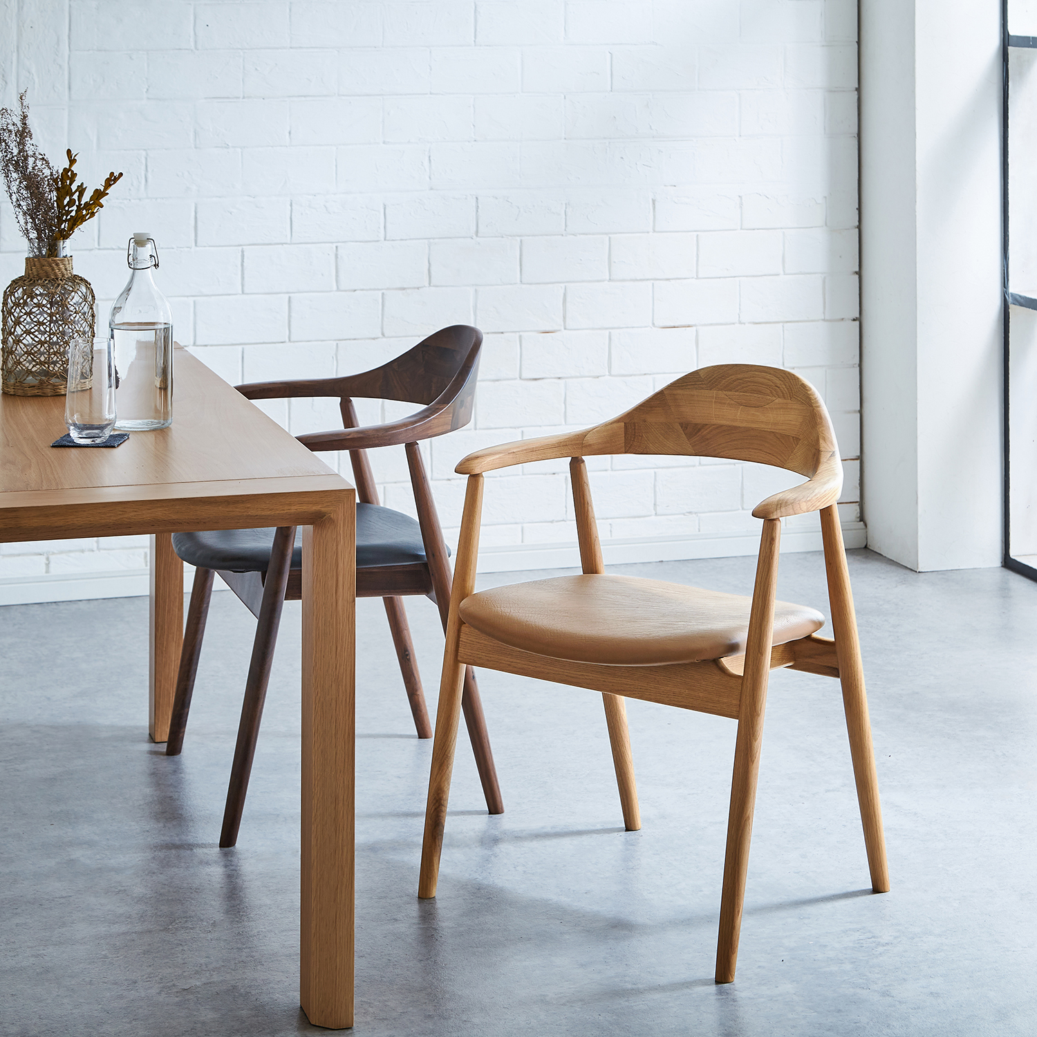 【ノーウェアライクホーム/NOWHERE LIKE HOME】オーク材のダイニングチェア(MANTA)