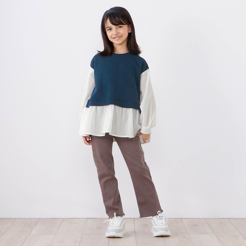 ネイビー／モデル身長131cm・130サイズ着用
