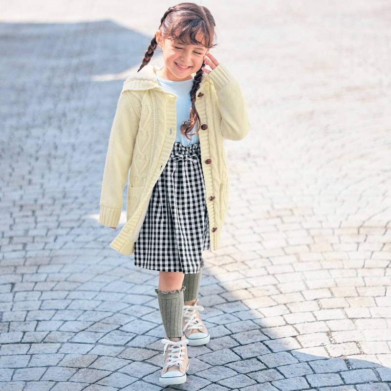 サックス×ブラックギンガムチェック／モデル身長109m・サイズ110