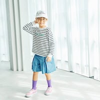 オフホワイトボーダー／モデル身長127cm・130サイズ