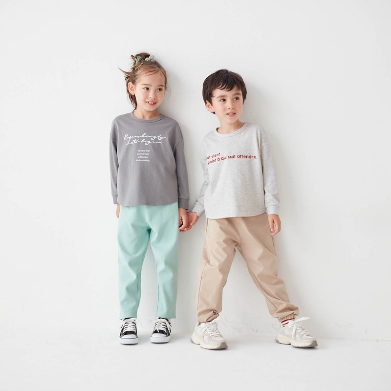 左）グレー／114cm・110、右）オートミール／111cm・110