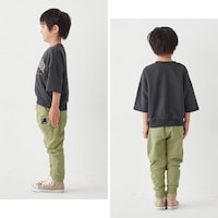 ライトカーキ／モデル身長111cm・110サイズ着用