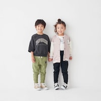 左）ライトカーキ／111cm・110、右）ブラック／109cm・110
