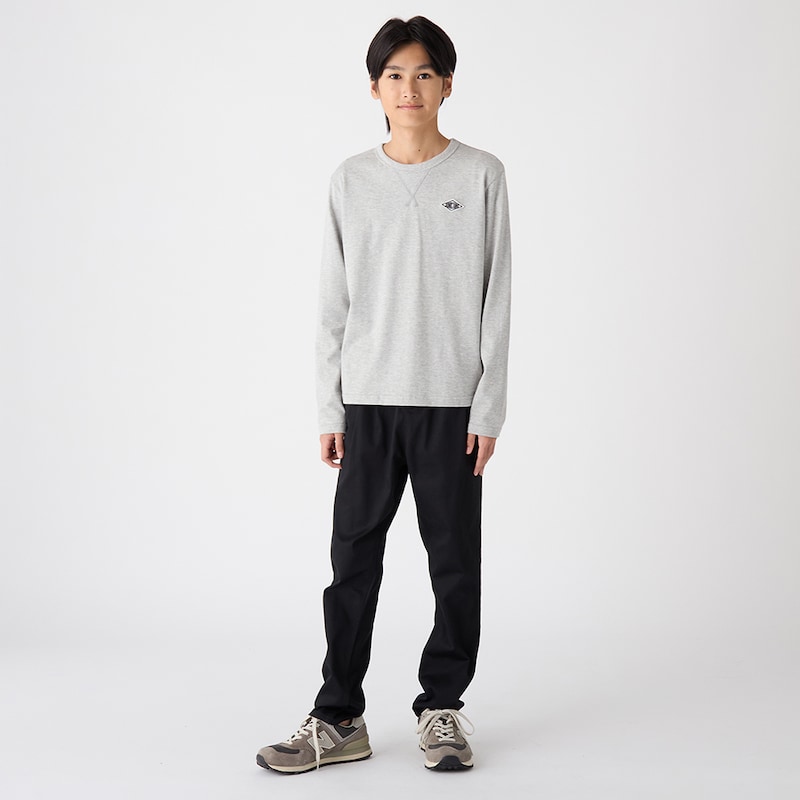 ブラック／モデル身長152cm・150サイズ着用