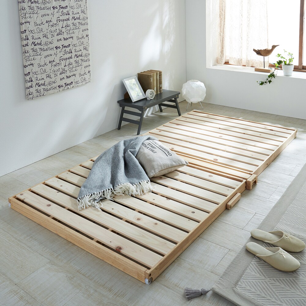 シンプルで使い勝手のいい、すのこベッド力を入れなくても軽々とたためるスプリング付き圧迫感のないロータイプキャスター付きだから移動も設置もカンタン【専用の対応マットレス】別売りの、すのこベッド用の高通気
