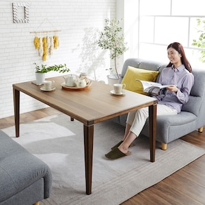 【ベルメゾン】ソファーに合わせられるウォルナット材のダイニングテーブル <高さ60cm>