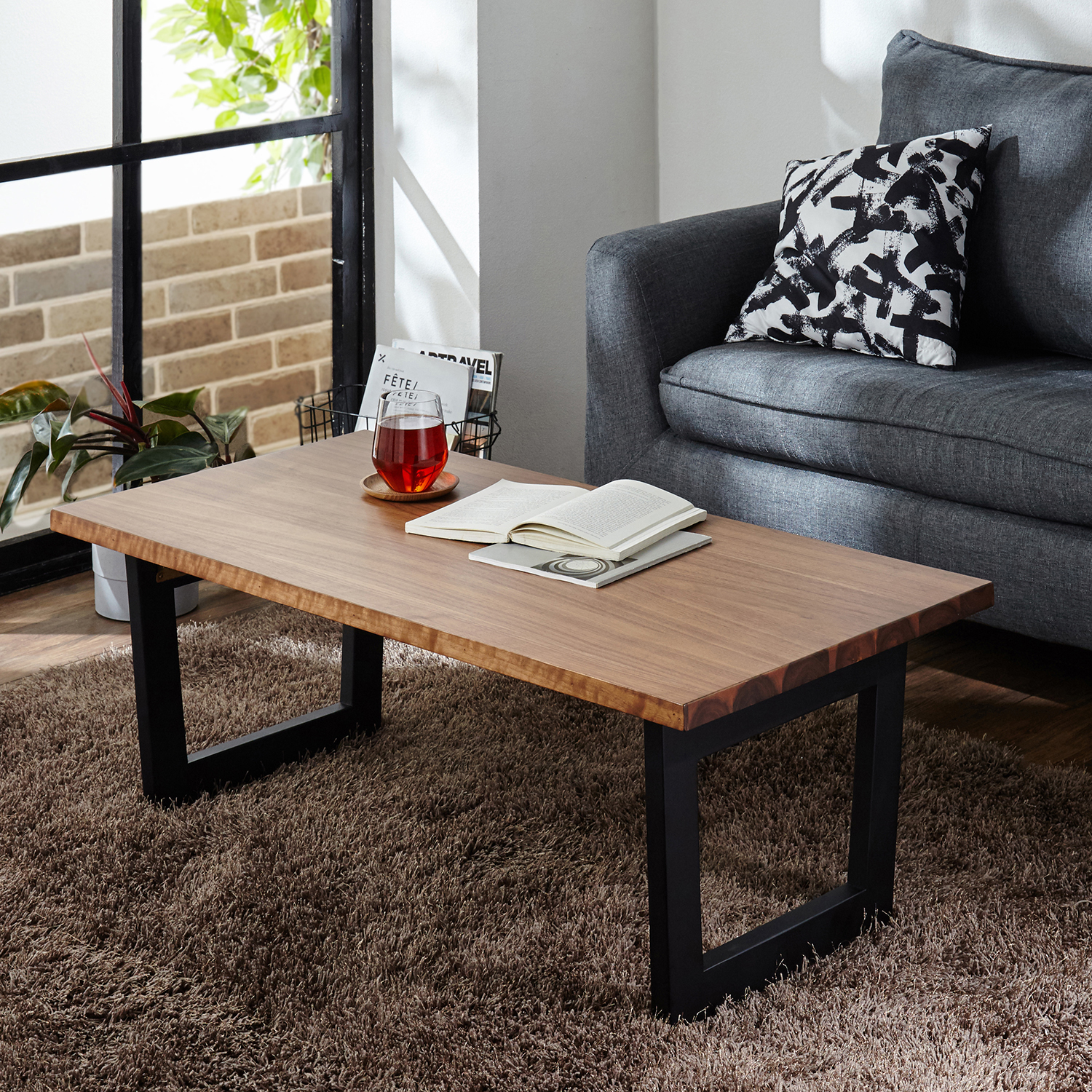 【ベルメゾン】重厚感のあるウォルナット材の折りたたみローテーブル