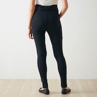 モデル身長163cm・マタニティMサイズ着用