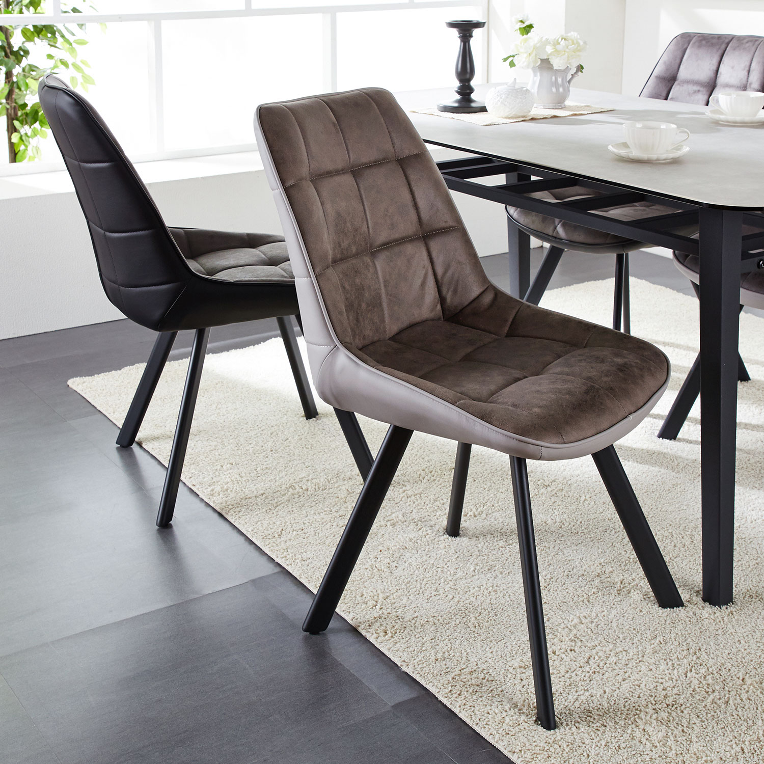 【ベルメゾン】フェイクレザー×ファブリック座面のダイニングチェア2脚セット