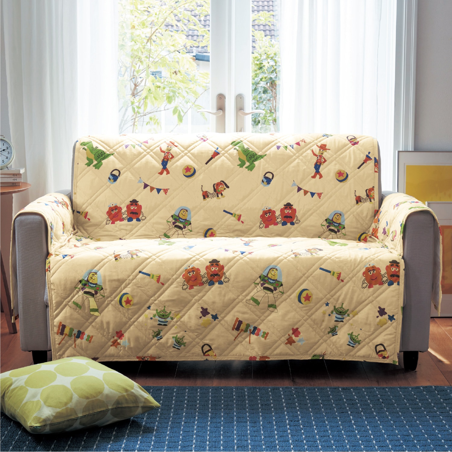 綿混肘掛け付きソファーカバー（選べるキャラクター）（ディズニー
