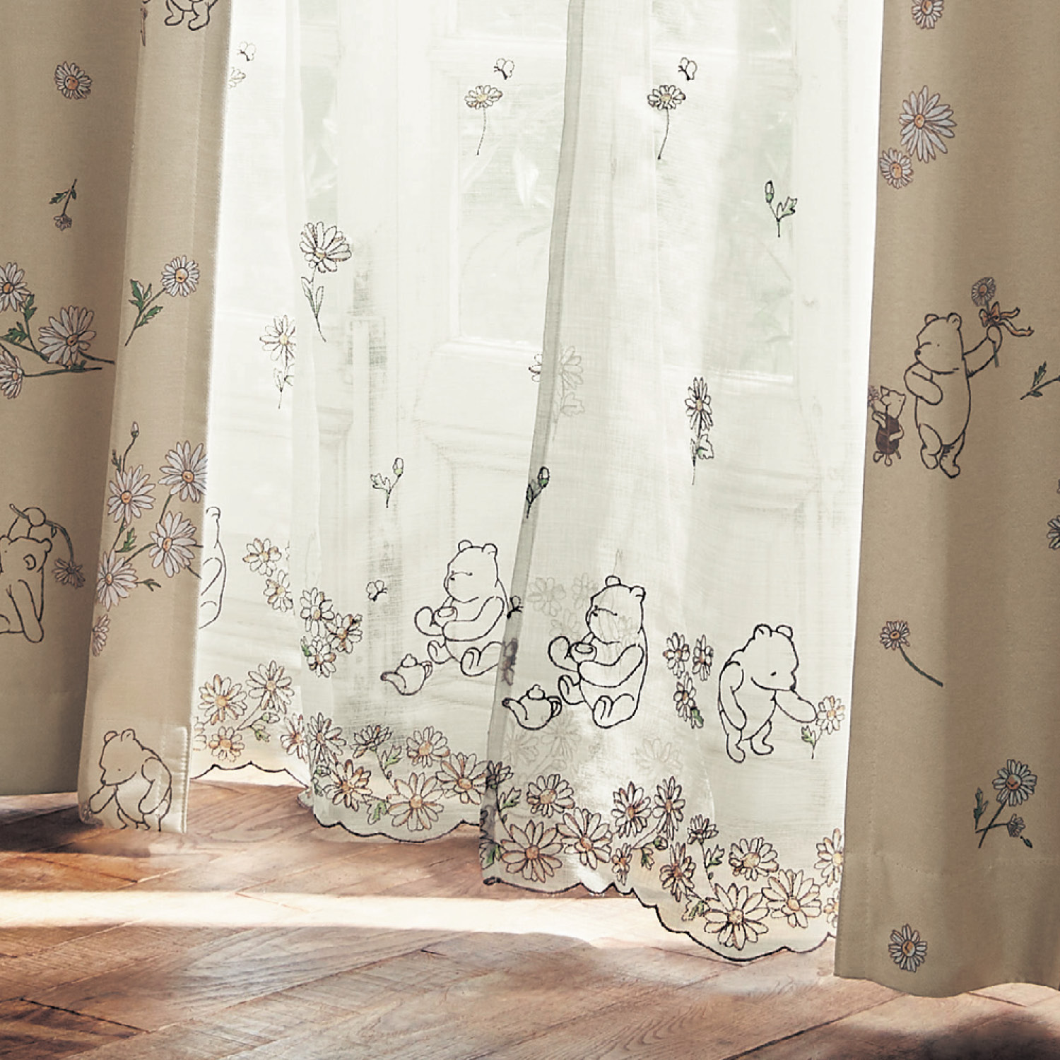 スカラップ仕様の刺繍レースカーテン クラシック プー ディズニー Disney 通販のベルメゾンネット スカラップ仕様の刺繍レースカーテン クラシック プー ディズニー Disney 通販のベルメゾンネット