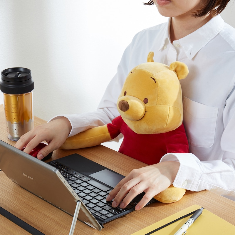 抱き枕になる癒されクッション くまのプーさん ディズニー Disney 通販のベルメゾンネット