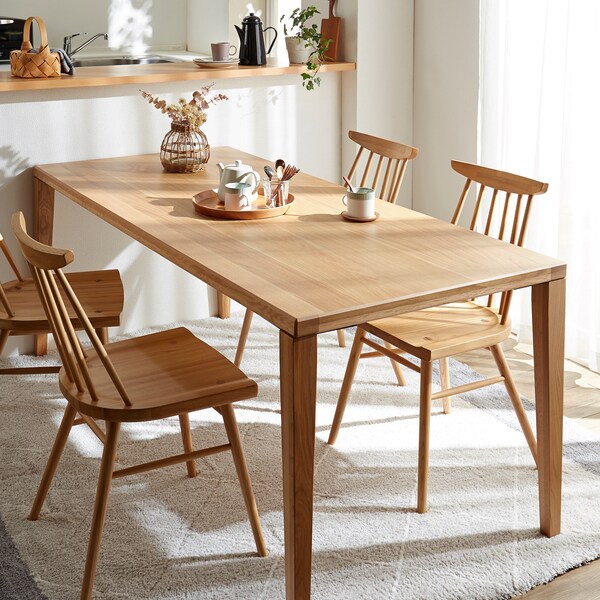 【ベルメゾン】細身のシルエットが美しいオーク材のダイニングテーブル