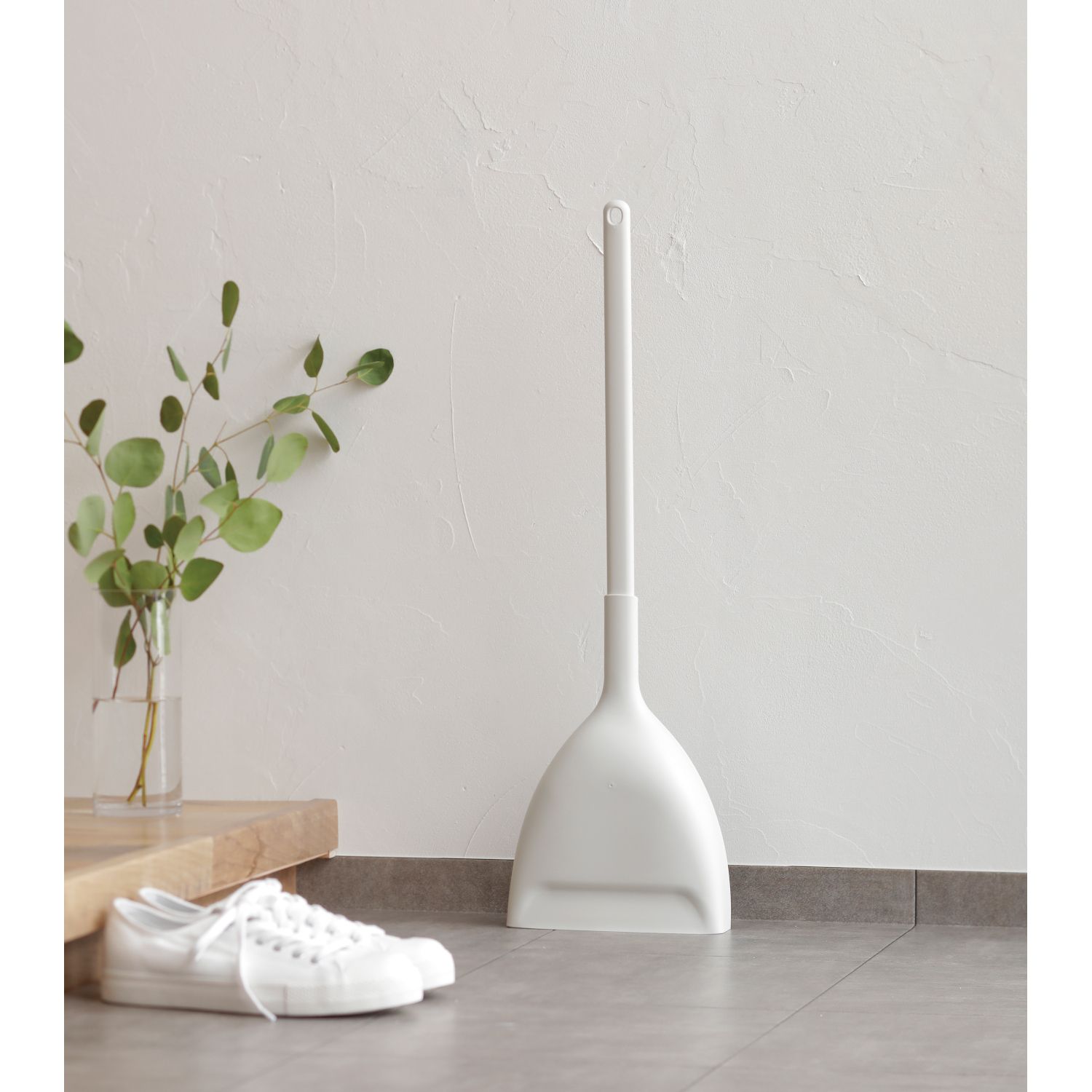 【マーナ/MARNA】出しておいてもおしゃれな ちりとり付きほうき