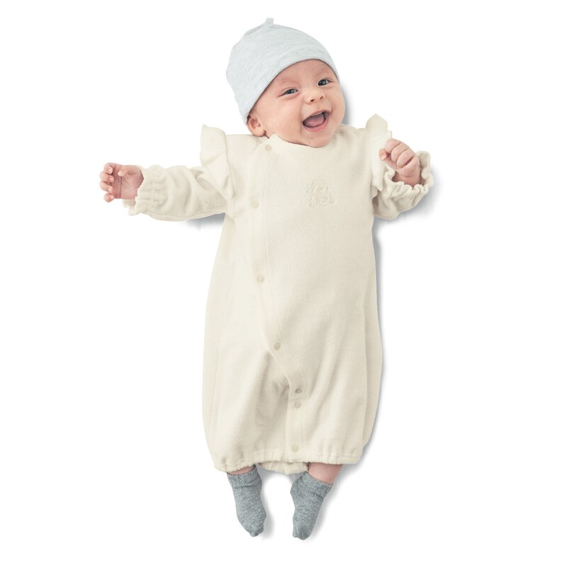 無撚糸ツーウェイミニオール／モデル身長：58cm、体重：5.5kg、着用サイズ：50～60