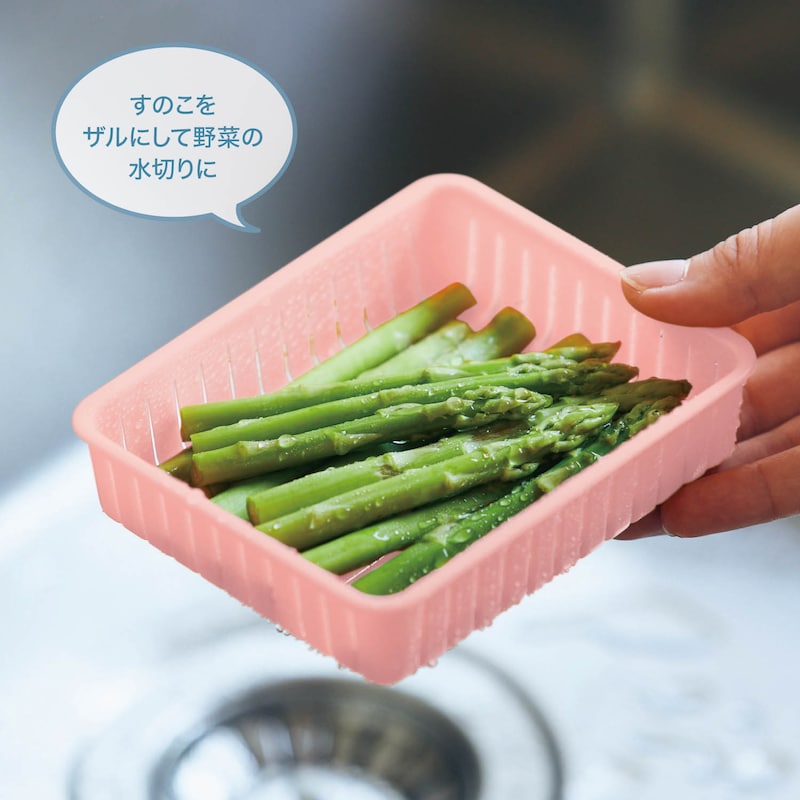 すのこをザルにして野菜の水切りに