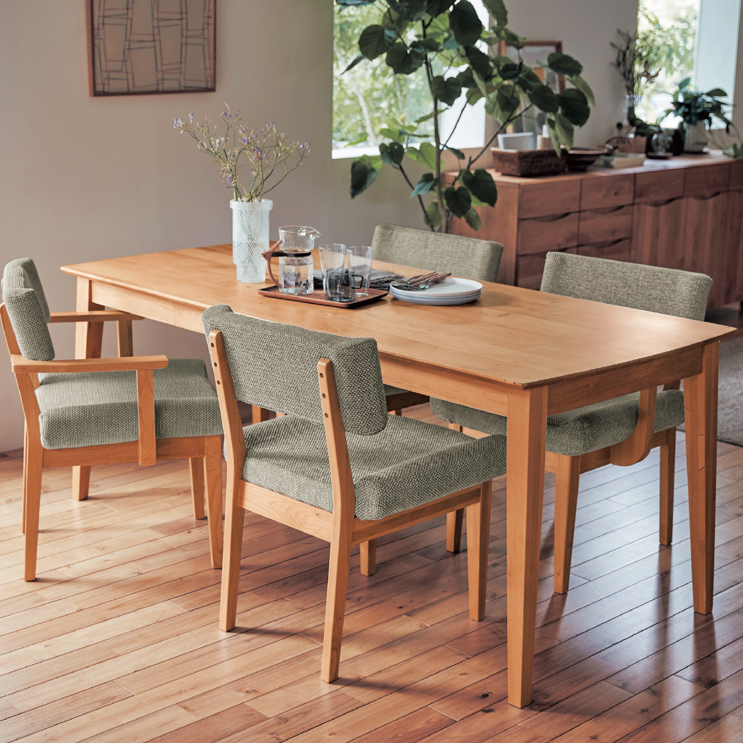 あたたかみのあるアルダー材の引出し付きダイニングテーブル <4人用/6人用> あたたかみのあるアルダー材の引出し付きダイニングテーブル <4人用/6人用>