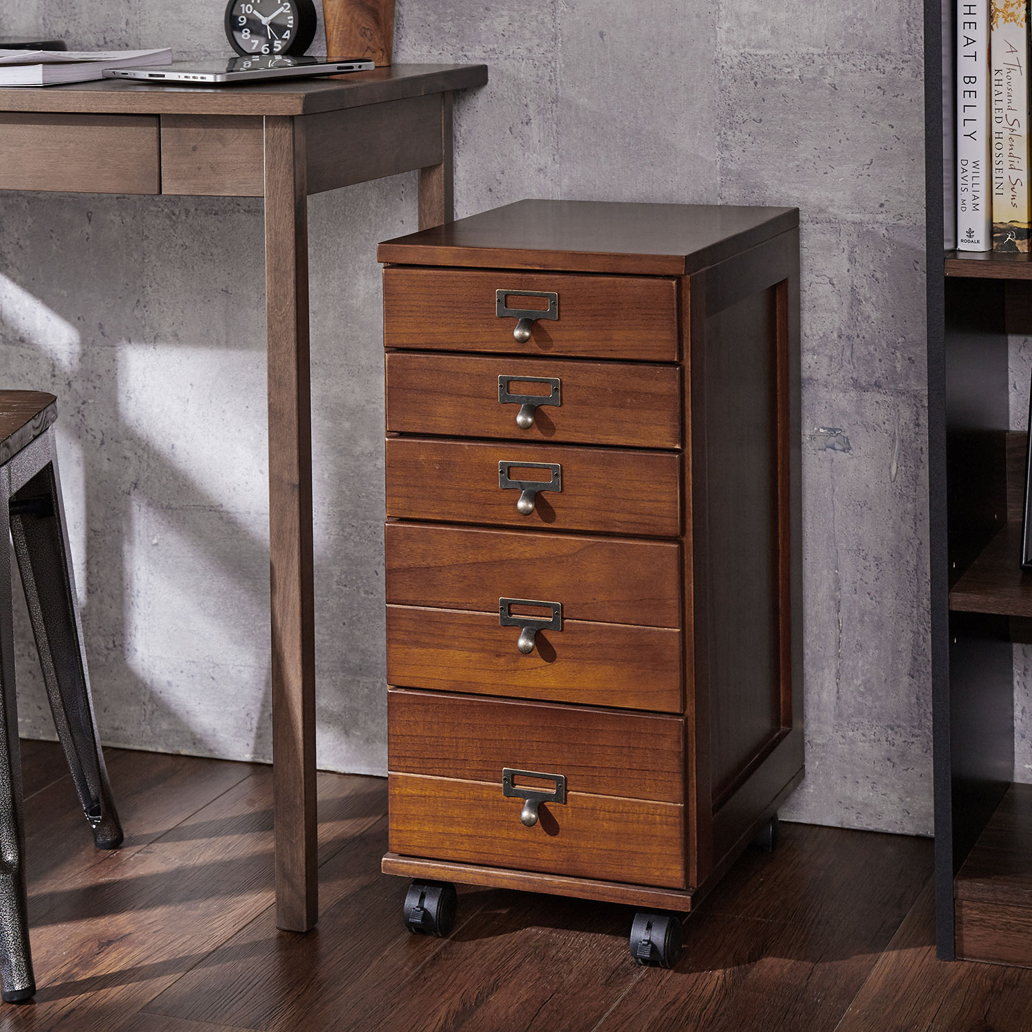 【ベルメゾン】桐材の多段チェスト(キャスター付き)