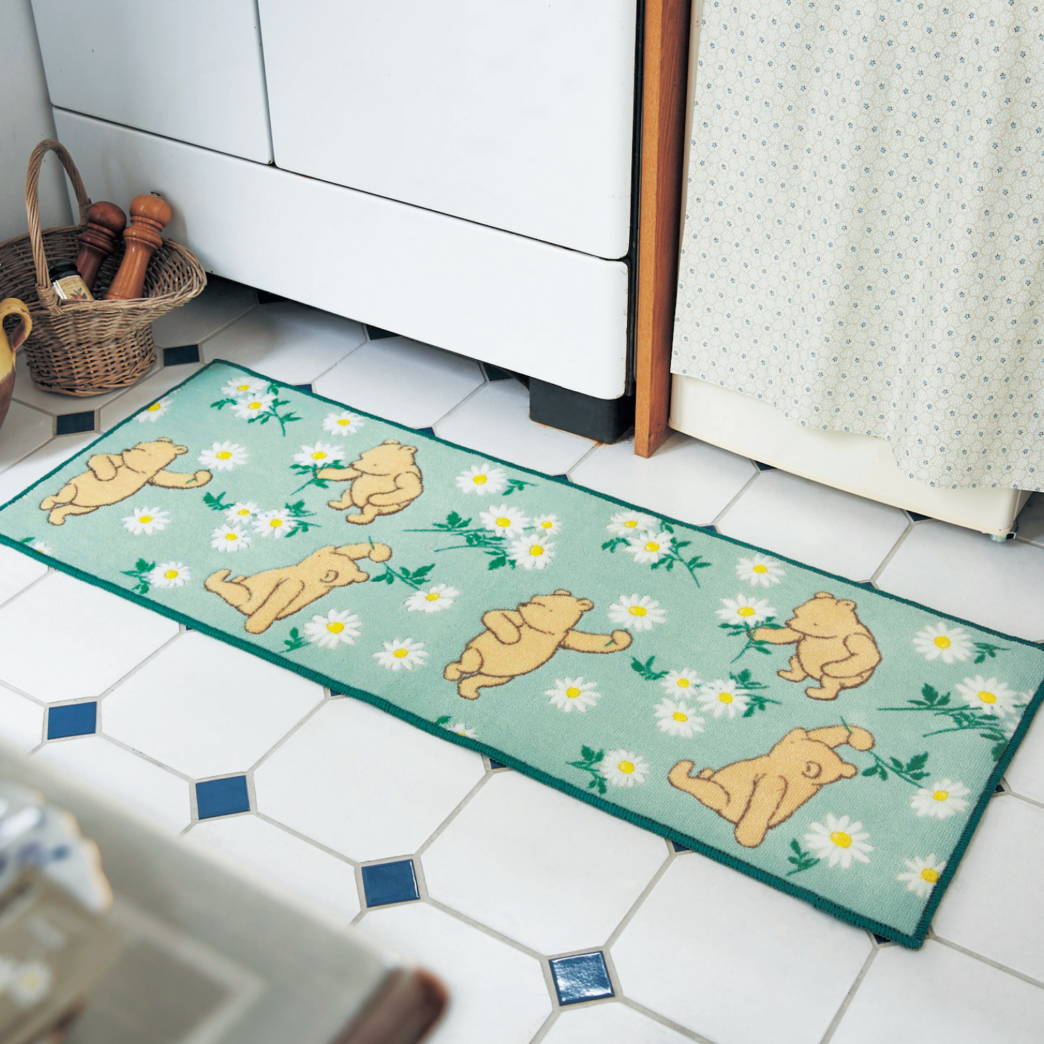 抗菌防臭プリントキッチンマット クラシック プー ディズニー Disney 通販のベルメゾンネット 抗菌防臭プリントキッチンマット クラシック プー ディズニー Disney 通販のベルメゾンネット