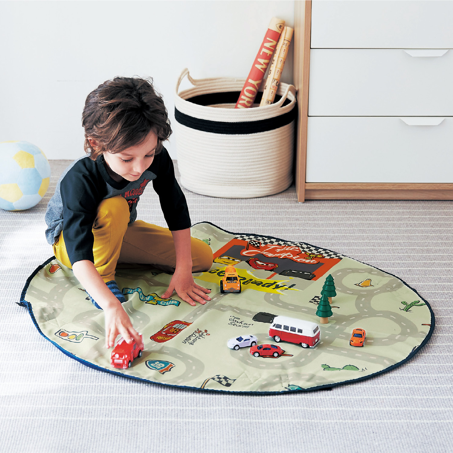 おもちゃ収納に変身 プレイマットになるカバン カーズ ディズニー Disney 通販のベルメゾンネット おもちゃ収納に変身 プレイマットになるカバン カーズ ディズニー Disney 通販のベルメゾンネット