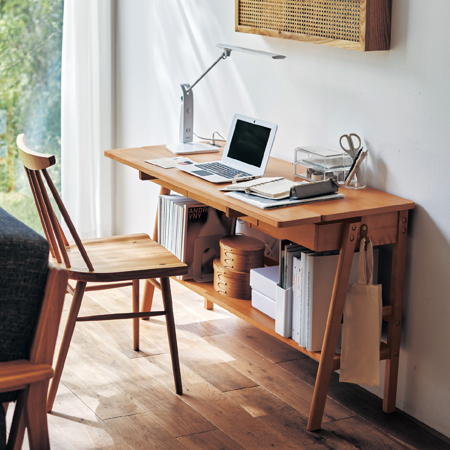 【ベルメゾン】作業スペースが広がるコンセント付きエクステンションデスク