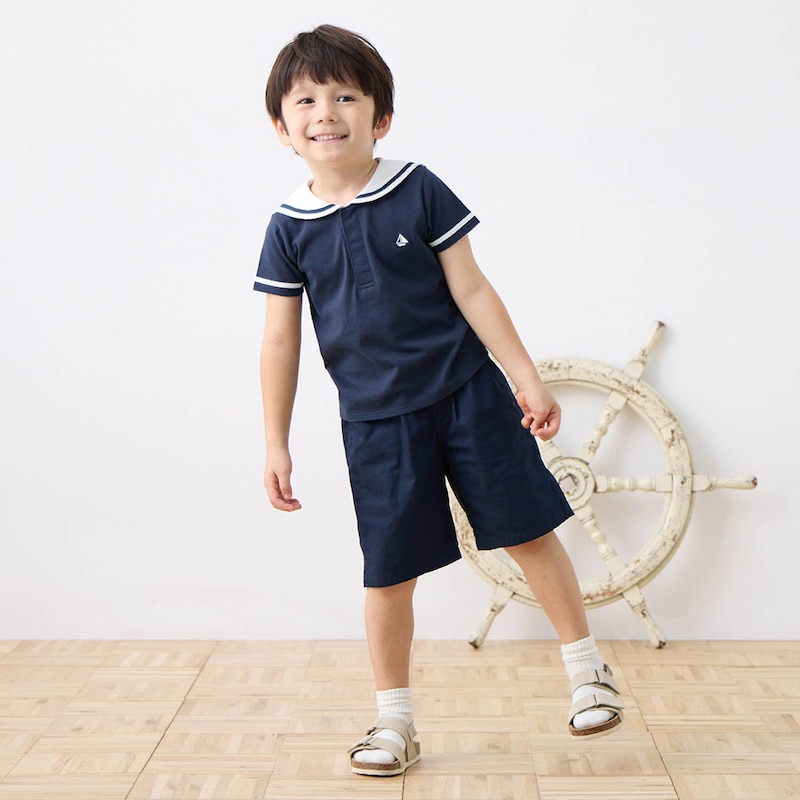 ネイビー／モデル身長111.5cm・110サイズ着用