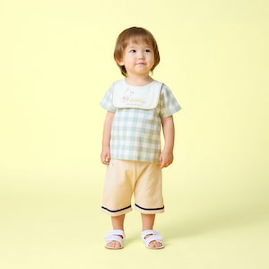 ベージュ／モデル身長82cm・80サイズ着用・体重10.5kg