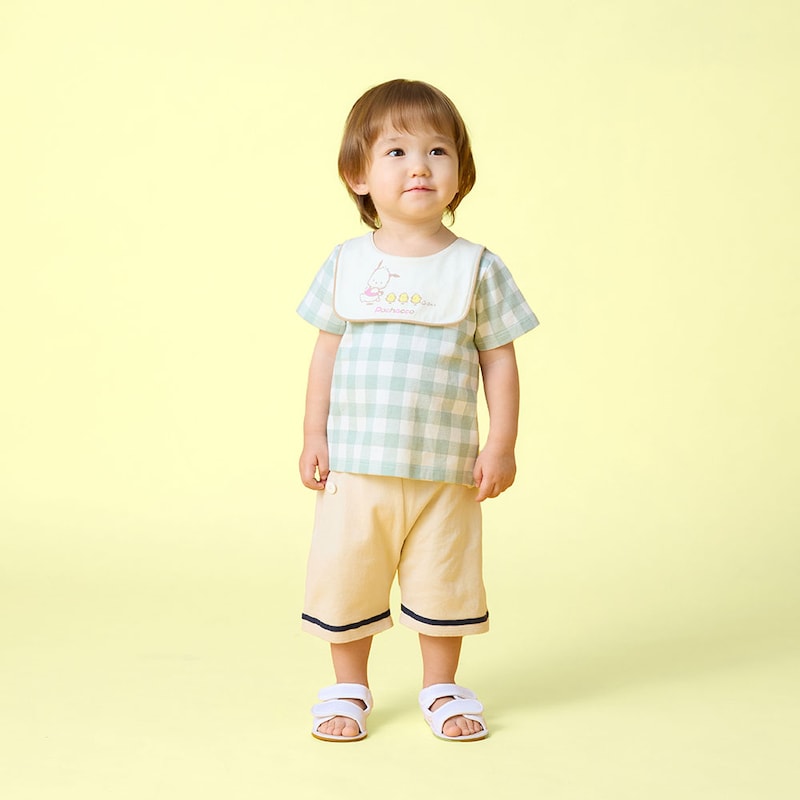 ベージュ／モデル身長82cm・80サイズ着用・体重10.5kg