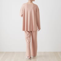 モデル身長168cm／Ｍ ※写真は撮影用のため股下+4cmになります。