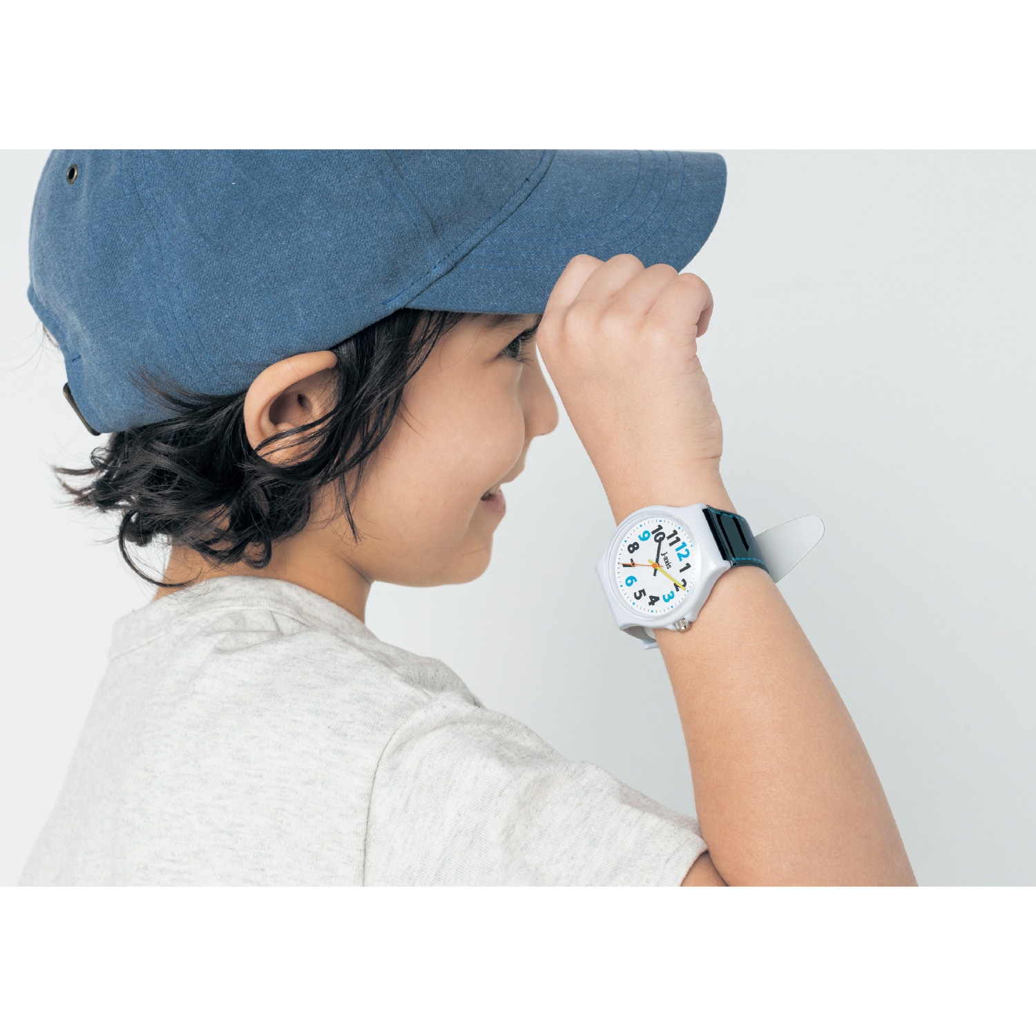 生活応援⭐️ファミリア⭐️キッズ腕時計A