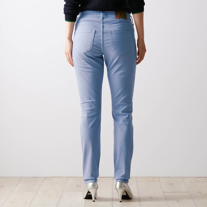 モデル身長170cm／64-91・股下72cm　※写真は撮影用のため、股下+8cmになります。