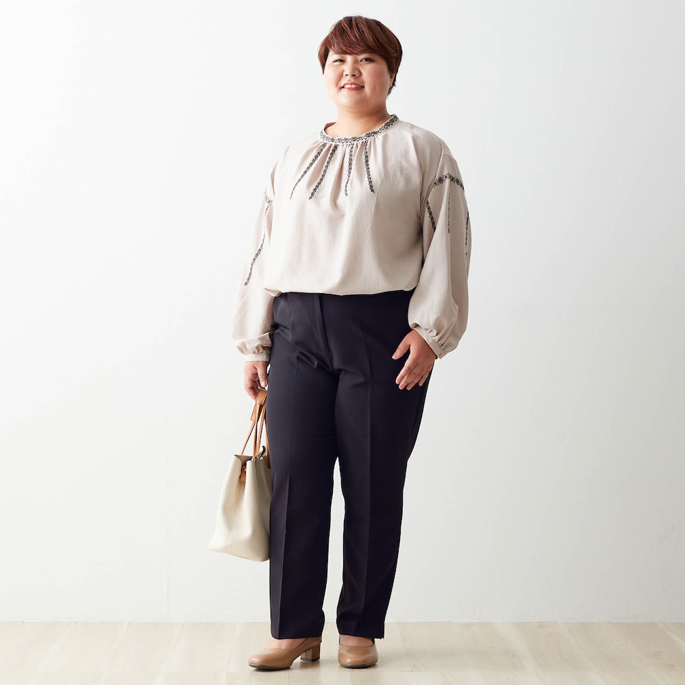 モデル身長160cm／トップス4L・ボトム4L