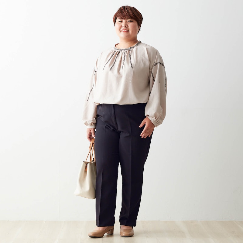 モデル身長160cm／トップス4L・ボトム4L