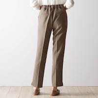 前後のセンタープレスで脚をすっきり見せ