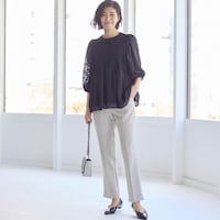 モデル身長168cm／M ※写真は撮影用のため股下+6cmになります。