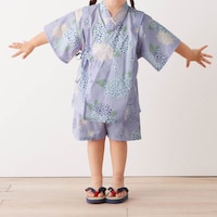 ラベンダー系花柄／モデル身長90.5cm・90～100サイズ着用