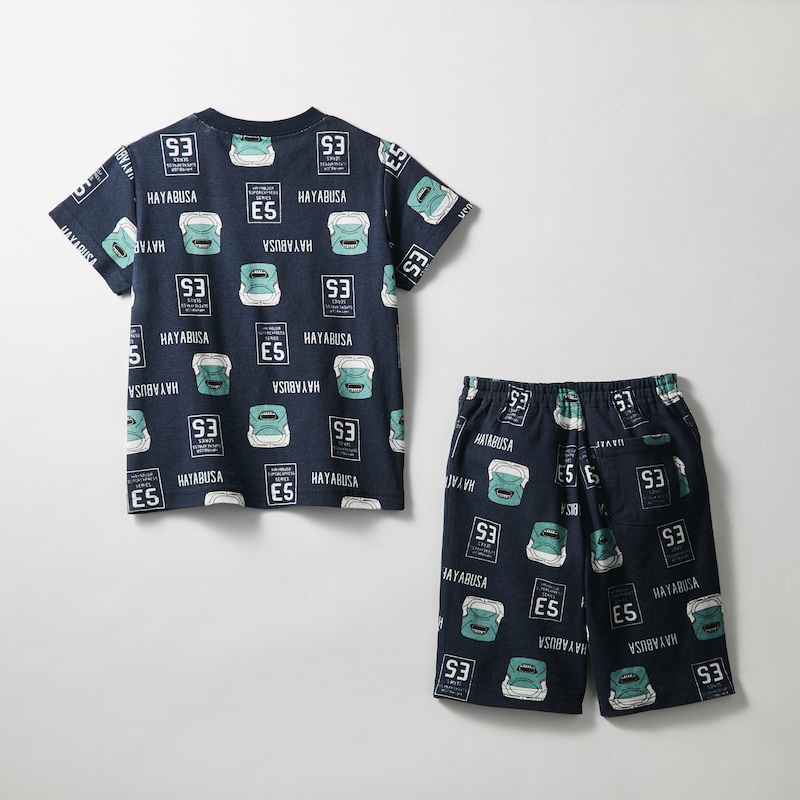 パンツは後ろポケット付きで前後が分かりやすい
