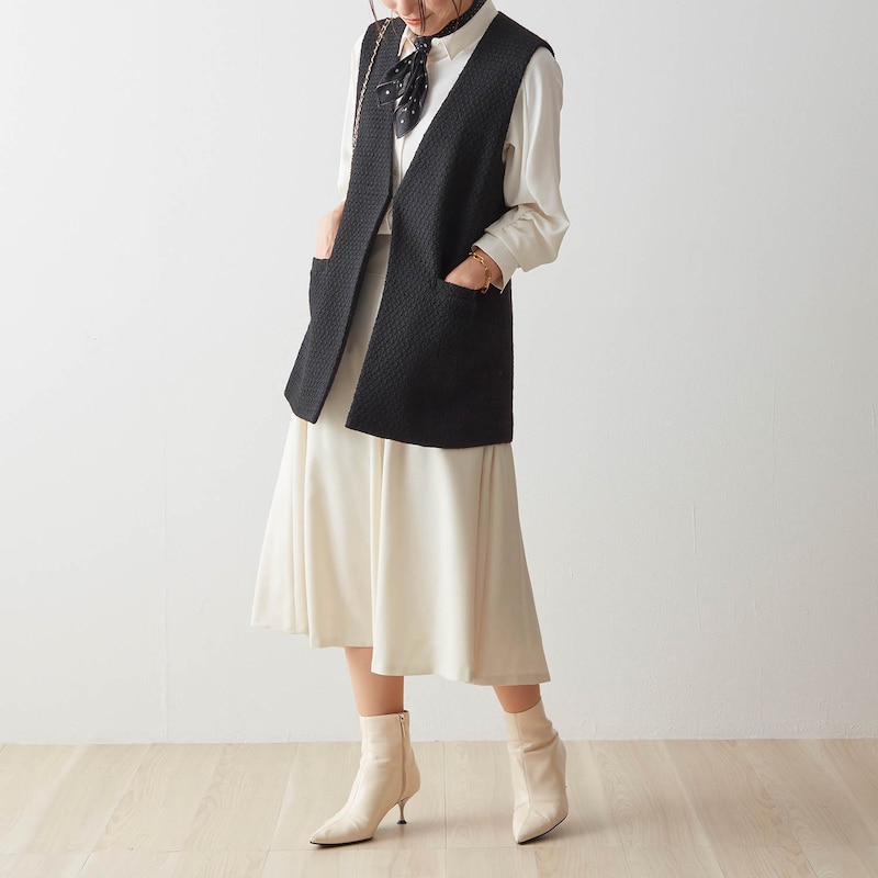 スタッフ身長168cm／67-93サイズ・総丈77cm