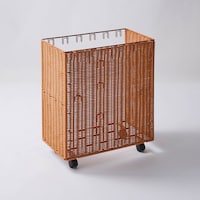 ブラウン