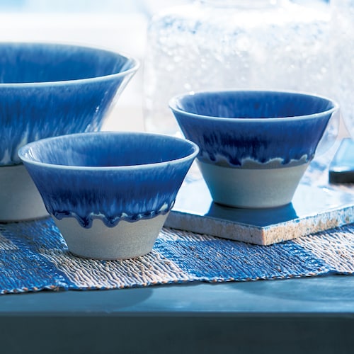 青のグラデーションが美しいマルチカップ2個セット美濃焼［日本製］ ＜径約１０ｃｍ＞
